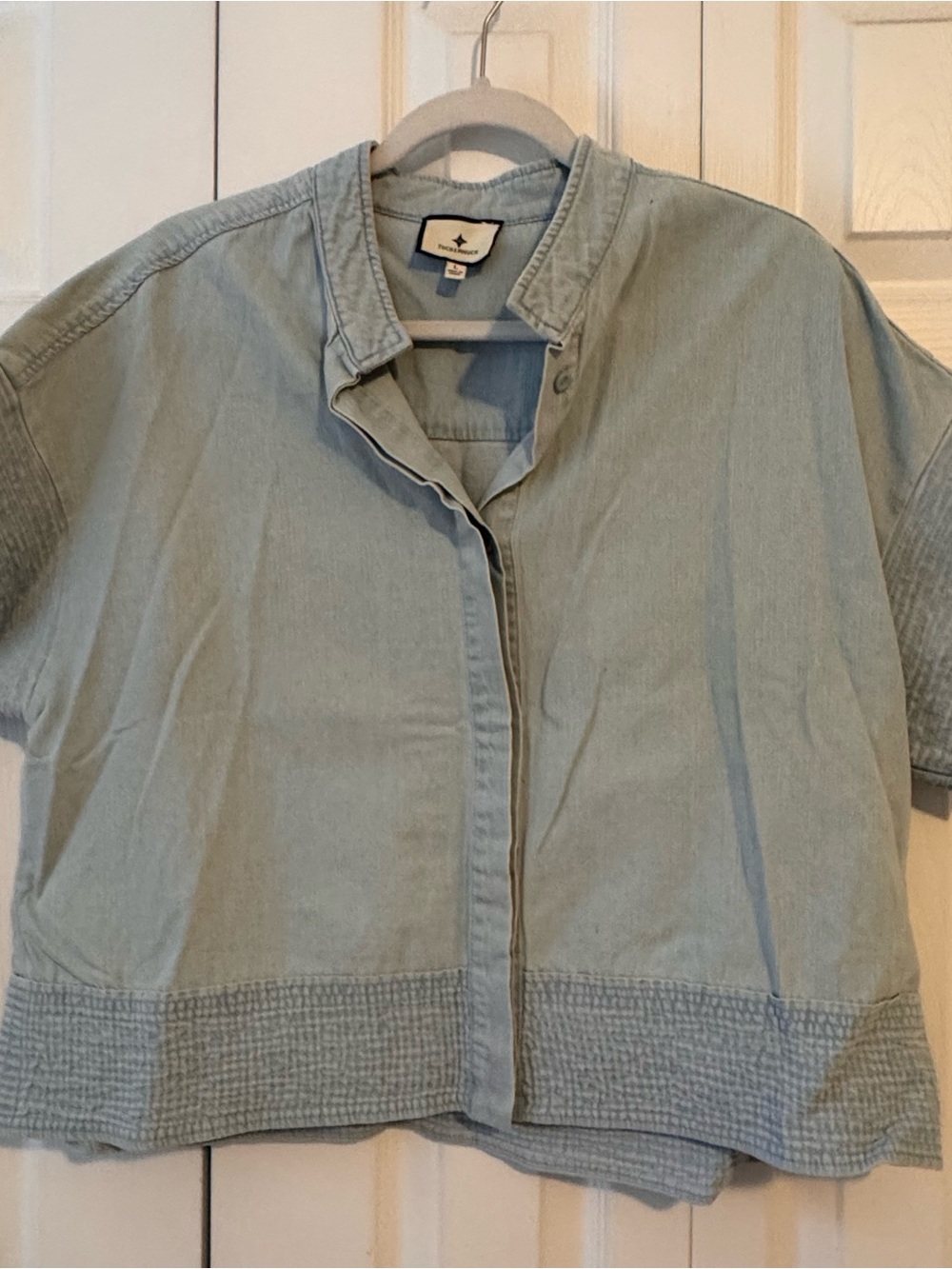 Tuckernuck Light Blue Cotton Short-Sleeve Button-Front Blouse